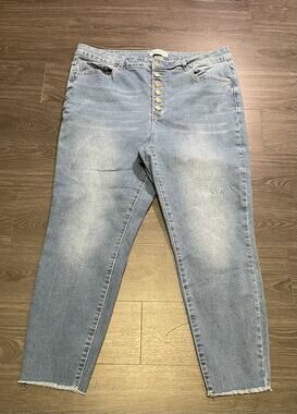 Thread & Others Womens Button Blue Jeans Size 17/15